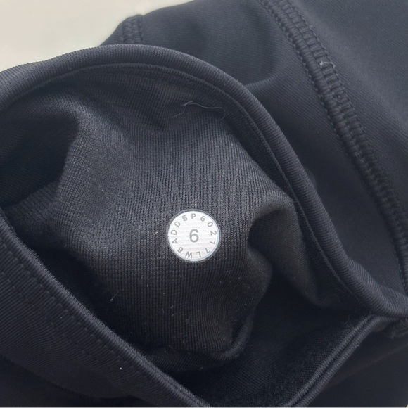 Lululemon Train Times Crop Leggings Sz 6 (17") Black - Picture 5 of 6